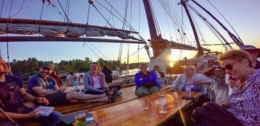 Fiordo de Oslo en barco con buffet y degustación de cerveza noruega