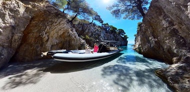 Croisière privée en bateau sur l'île de Skopelos vers les sites de Mamma Mia