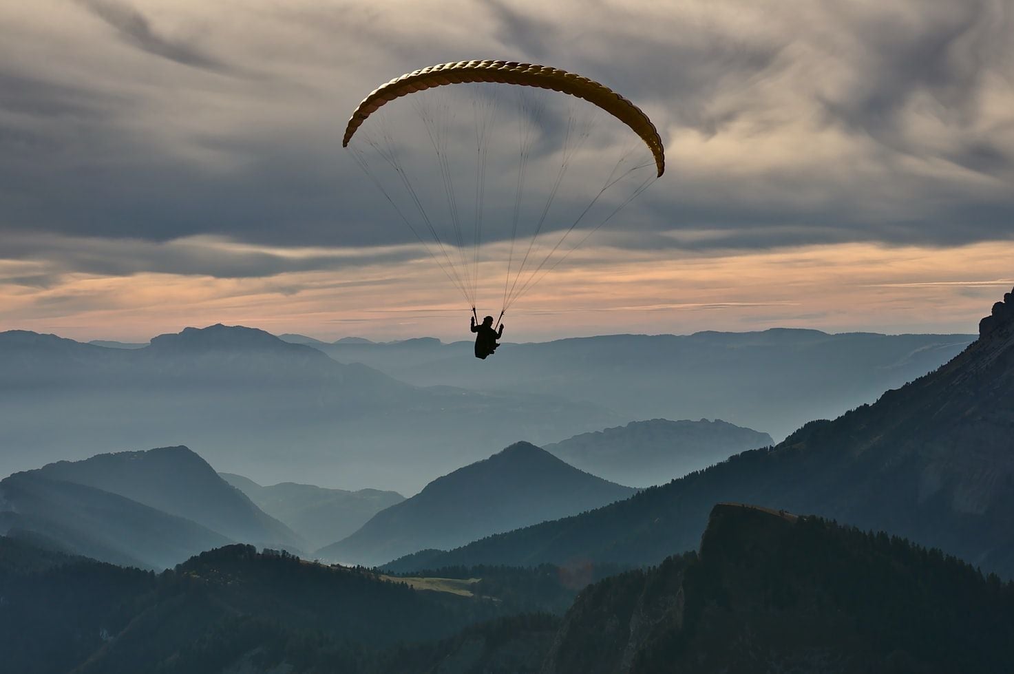 Paragliding tours