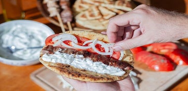 Corso di cucina souvlaki con gente del posto