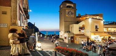 Tour de día y noche en barco para grupos pequeños a la costa de Sorrento y Capri