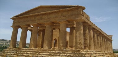 Traslado desde Palermo a Catania con parada en el Valle de los Templos de Agrigento