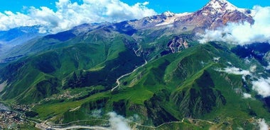 Gita di un giorno ai monti Kazbegi e Gudauri