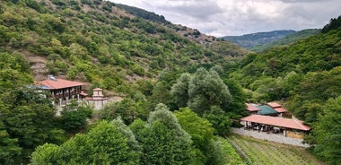 St. Cosmas und Damian Kloster Wanderung und Weinprobe Tour