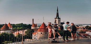 Tour privado a pie con audio autoguiado en el casco antiguo de Tallin