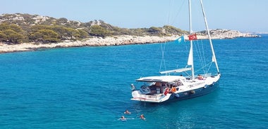 Tour in barca a vela con skipper e chef privato nelle isole Kas