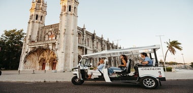 Tour storico privato in tuk tuk di Lisbona