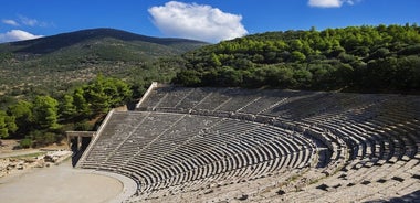 Epidauro: entrada al templo de Asclepio y teatro