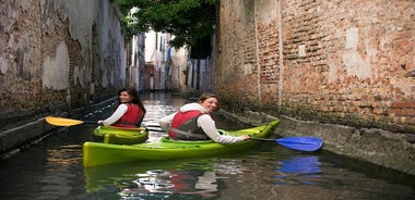 Real Kayak Veneciano: recorrido por los canales de Venecia con un guía local