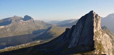 Ferð inn í land frá Álasundi: Frá fjörðum til trölla