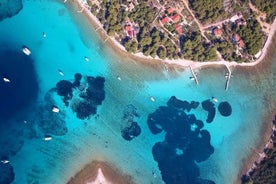 Excursão de lancha de meio dia para três ilhas saindo de Trogir