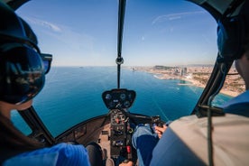 Barcelone depuis la mer et les airs : visite premium en voile et en hélicoptère