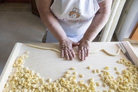 Lezione privata di pasta e tiramisù a casa di Cesarina con degustazione a Brindisi