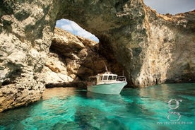 Experiencia de recorrido en barco privado con snorkeling Blue Lagoon y Comino