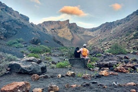 Caminhada no Parque Nacional de Timanfaya com um lanche típico das Canárias