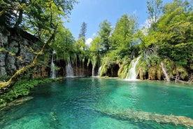 Zadar: Plitvice Lakes Day Trip with Guide and Boat Tour