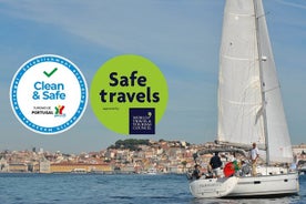 Cruzeiro de Vela pela Cidade Velha de Lisboa - 2h Small Group Tour, com uma bebida incluída