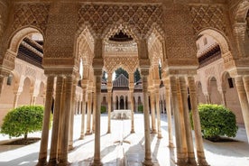 Alhambra & Albaicin Tour with Skip the Line Ticket from Seville