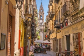 Walking in the historic center of Palermo and its markets