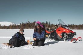 Lappish Lunch Break -mobiling, pesca no gelo e comida saborosa