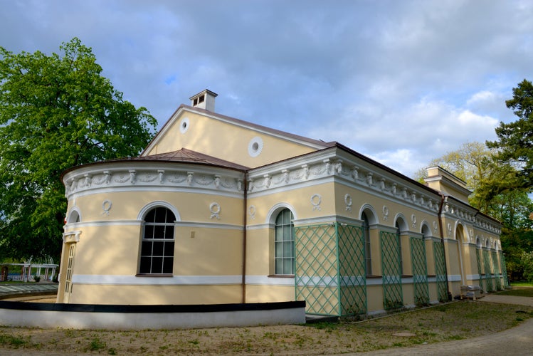 Photo of the old building of the Orangery in the Łańcut park.