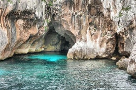 Cagliari : Excursion d'une journée aux grottes de Neptune 