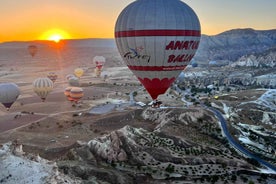 Cappadocia: Sunrise Hot Air Balloon Flight