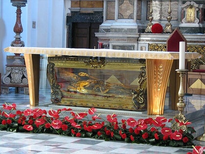 photo of view of Altare nella basilica di San Valentino a Terni., Italy.