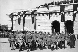 Historical Hitler Walking Tour of Vienna