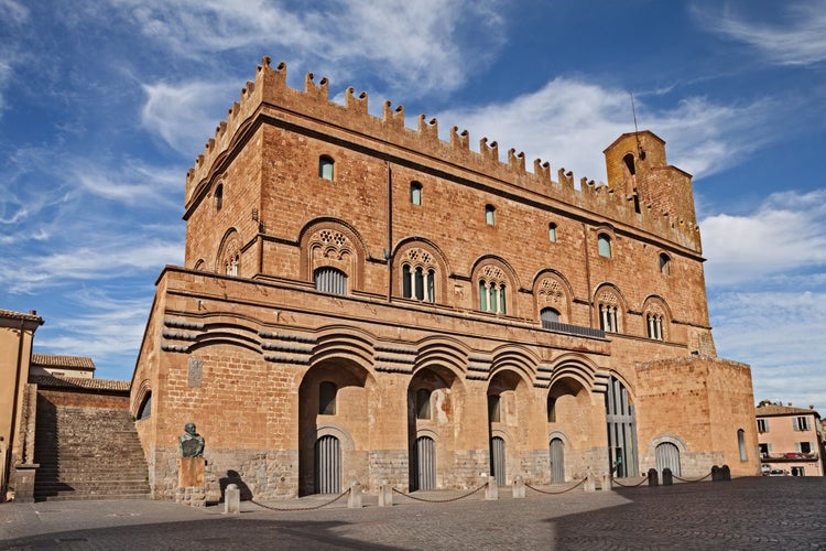 Photo of the medieval Palazzo Del Capitano Del Popolo in the old town of the ancient Italian city of art Orvieto, Terni, Umbria, Italy.