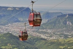 Photo of panoramic view of the city of Clermont-Ferrand with its cathedral, France.