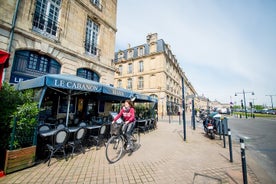 Die ikonischen Wahrzeichen von Bordeaux: Eine private Fahrradtour