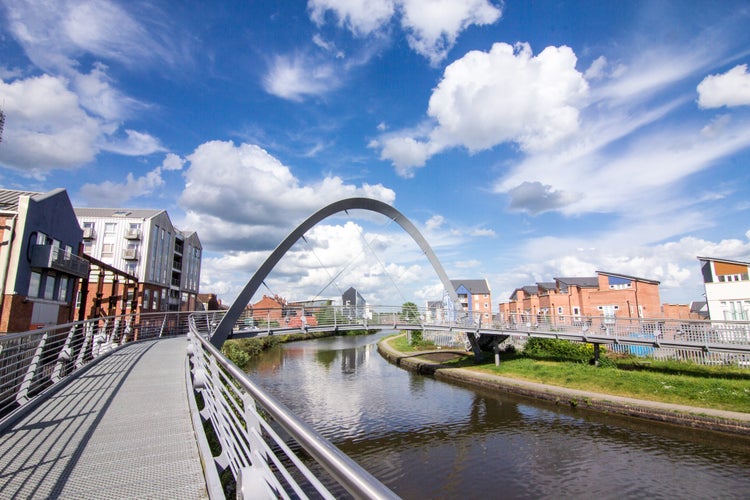 photo of Coventry Canal Bridge in England.