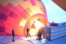 Cappadocia Jeep Safari med varmluftsballonur ved solopgang