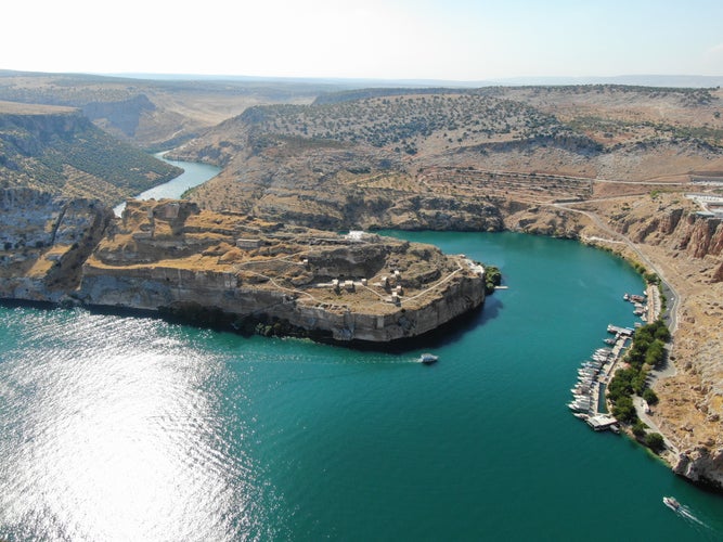 PHOTO OF VIEW OF Halfeti, located in the middle of Gaziantep and Şanlıurfa, is a district of Urfa. Rumkale, Halfeti is one of the important tourist areas of Turkey.