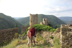 Visite d'une demi-journée aux châteaux de Lastours. Visite privée de Carcassonne et alentours.