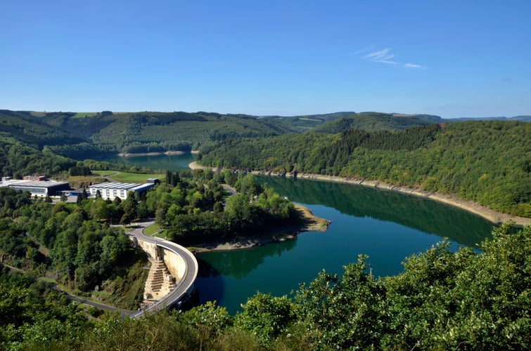 Dam of Esch-sur-Sûre in summer .