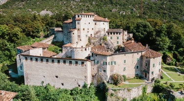 Castel Pietra