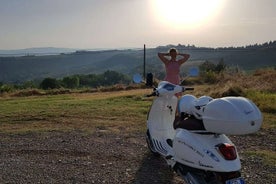 Discovering Chianti: Sunset Electric Vespa Tour with Dinner