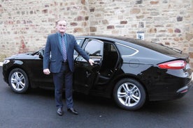 Voiture avec chauffeur (25 kms max/heure). Chauffered driven service.