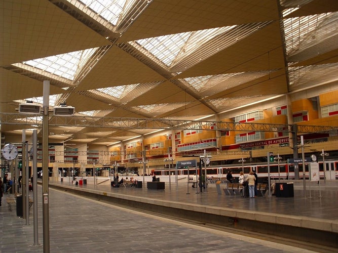 Zaragoza train station.jpg