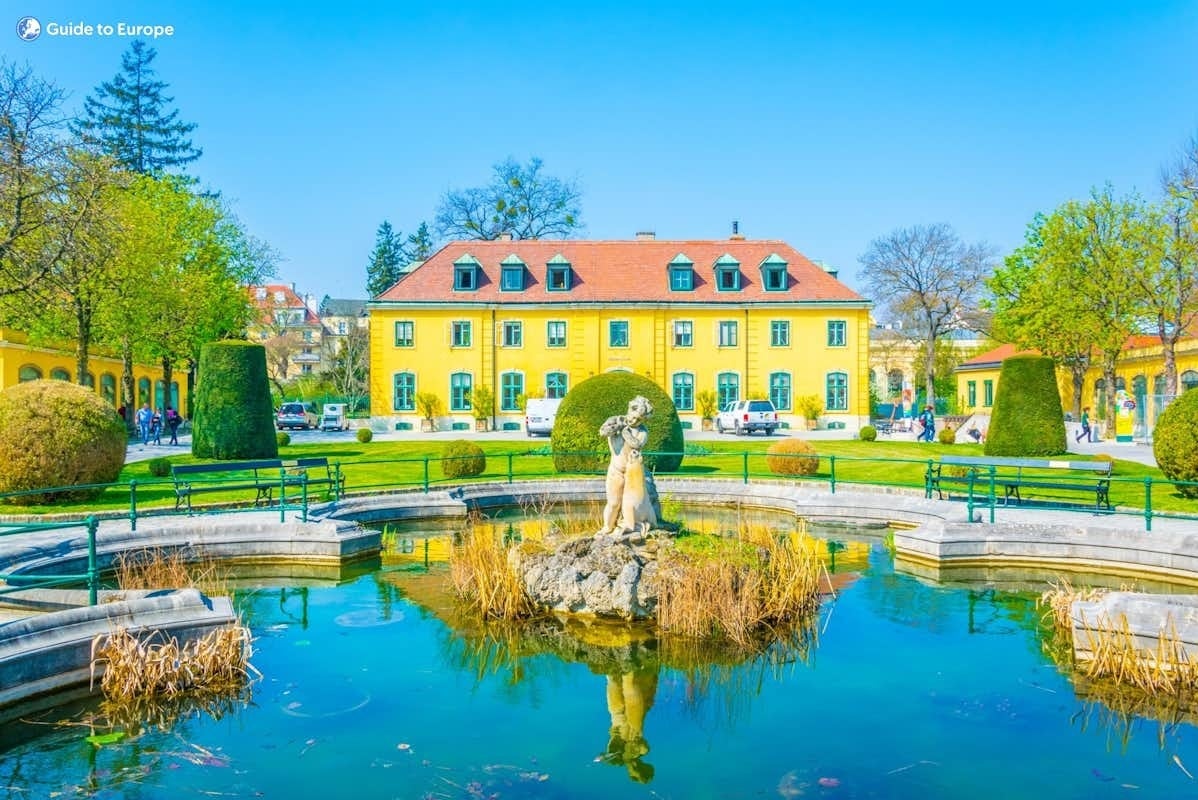 Zoo in Vienna in May.jpg