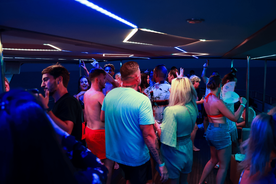 Protaras: 80s and 90s Sunset Cruise with Cypriot Dinner & DJ