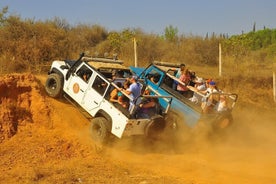 Sivu: Jeep Safari Off-road veneretkellä, lounaalla, vesiputousvierailulla