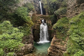 Tour naar de Nivica-kloven en de Peshtura-waterval