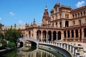 Alcazar, Katedralen, Santa Cruz Quarter, Bullring og River Cruise Tour i Sevilla