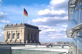 Guided tour of the government district to the Reichstag