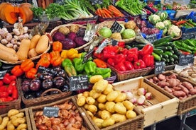 Visita al mercato locale e lezione di cucina a casa di una Cesarina di Milano