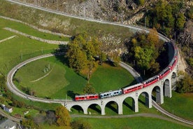 Trem de Bernina e Alpes suíços. Partida de Desenzano