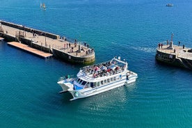 Paseo en barco por la bahía y la costa de Donostia San Sebastián